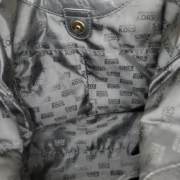 🛑SOLD🛑 Michael Kors 12x9x4" Shoulder Bag Black Soft Leather Double Handle - Picture 7 of 8